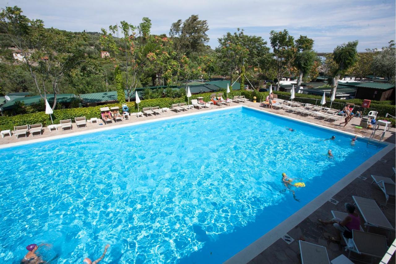 Il Frantoio Camping San Bartolomeo Al Mare Eksteriør bilde