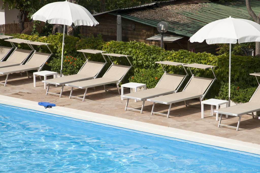 Il Frantoio Camping San Bartolomeo Al Mare Eksteriør bilde